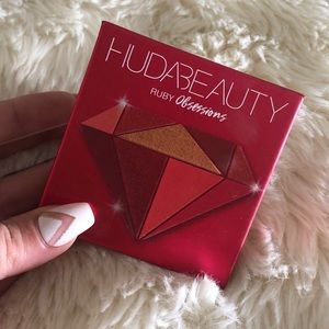 Huda Beauty Gemstone Obsessions in Ruby